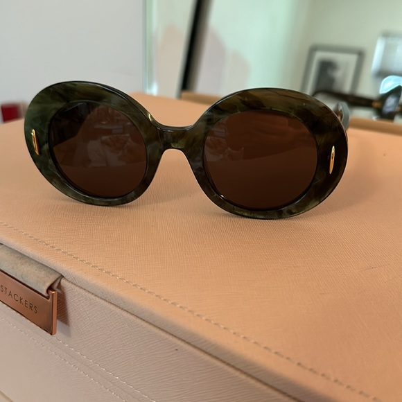 Loewe Round Anagram Sunglasses Dark Green - Picture 2 of 6